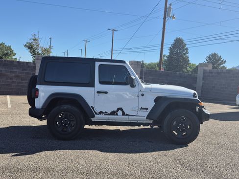 Used 2023 Jeep Wrangler Sport AWD/4WD image 6