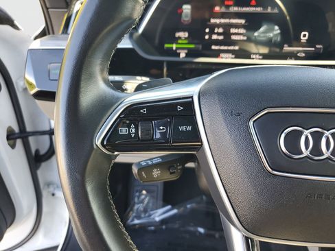 Used 2022 Audi e-tron Chronos w/ Chronos Package image 24