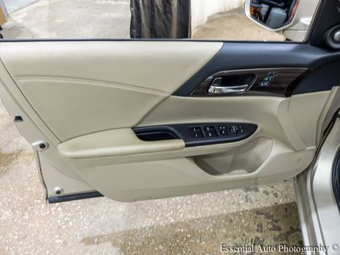 Used 2017 Honda Accord EX-L image 20