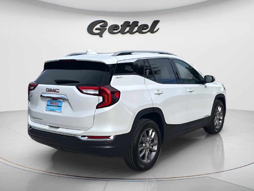 Used 2024 GMC Terrain SLT w/ Tech Package FWD image 5