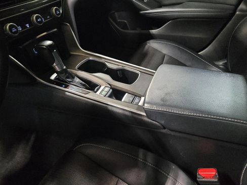 Used 2018 Honda Accord Sport image 26