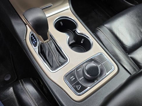 Used 2017 Jeep Grand Cherokee Limited AWD/4WD image 26
