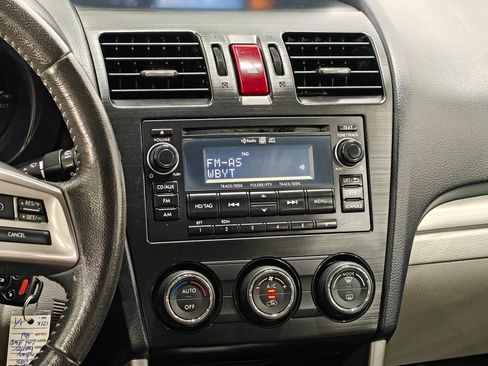 Used 2015 Subaru Forester 2.5i Limited AWD/4WD image 6