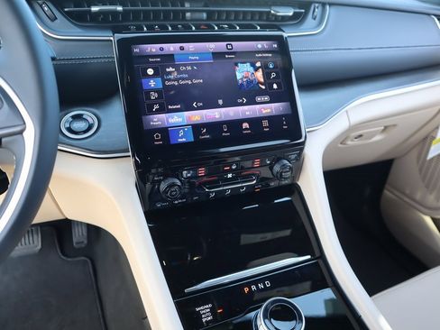 New 2025 Jeep Grand Cherokee Limited image 5