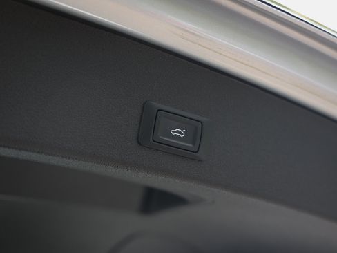Used 2017 Audi Q5 2.0T Premium AWD/4WD image 28