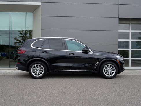 Used 2022 BMW X5 xDrive40i w/ Executive Package AWD/4WD image 7