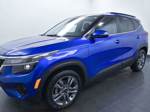 Used 2023 Kia Seltos S image 3