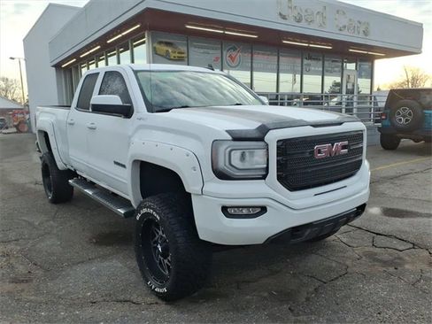 Used 2018 GMC Sierra 1500 SLE image 3