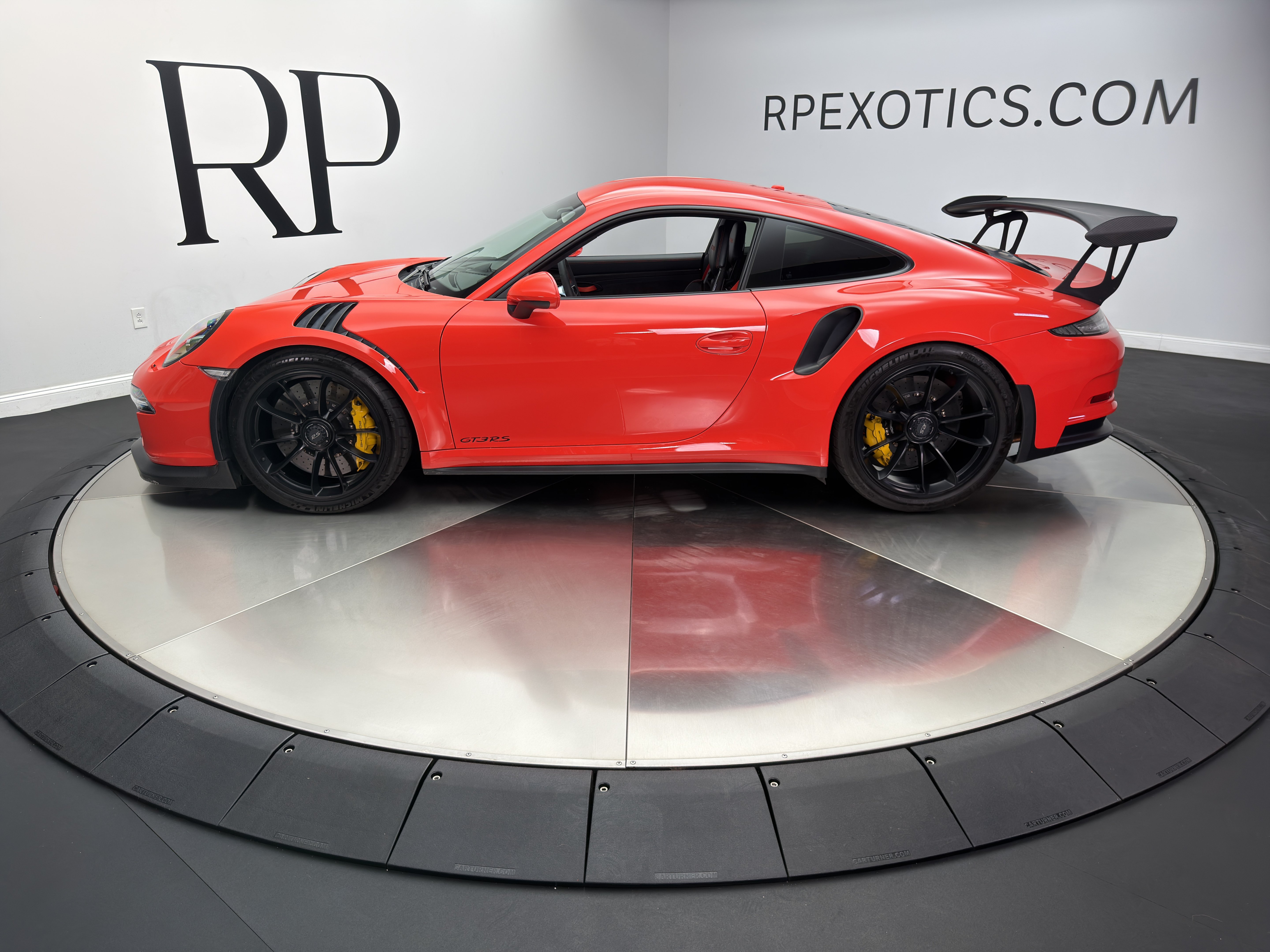 Used 2016 Porsche 911 GT3 RS RWD image 3