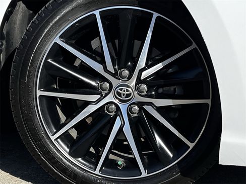 Used 2023 Toyota Camry SE image 28