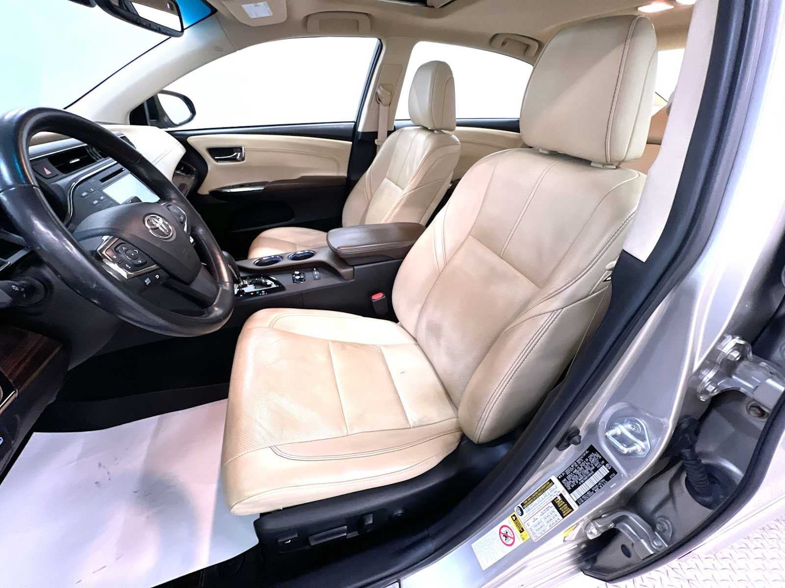 Used 2015 Toyota Avalon Limited w/ Technology Package FWD image 14
