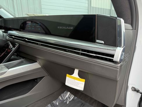 Used 2026 Cadillac Escalade V w/ LPO, ONYX Package AWD/4WD image 85