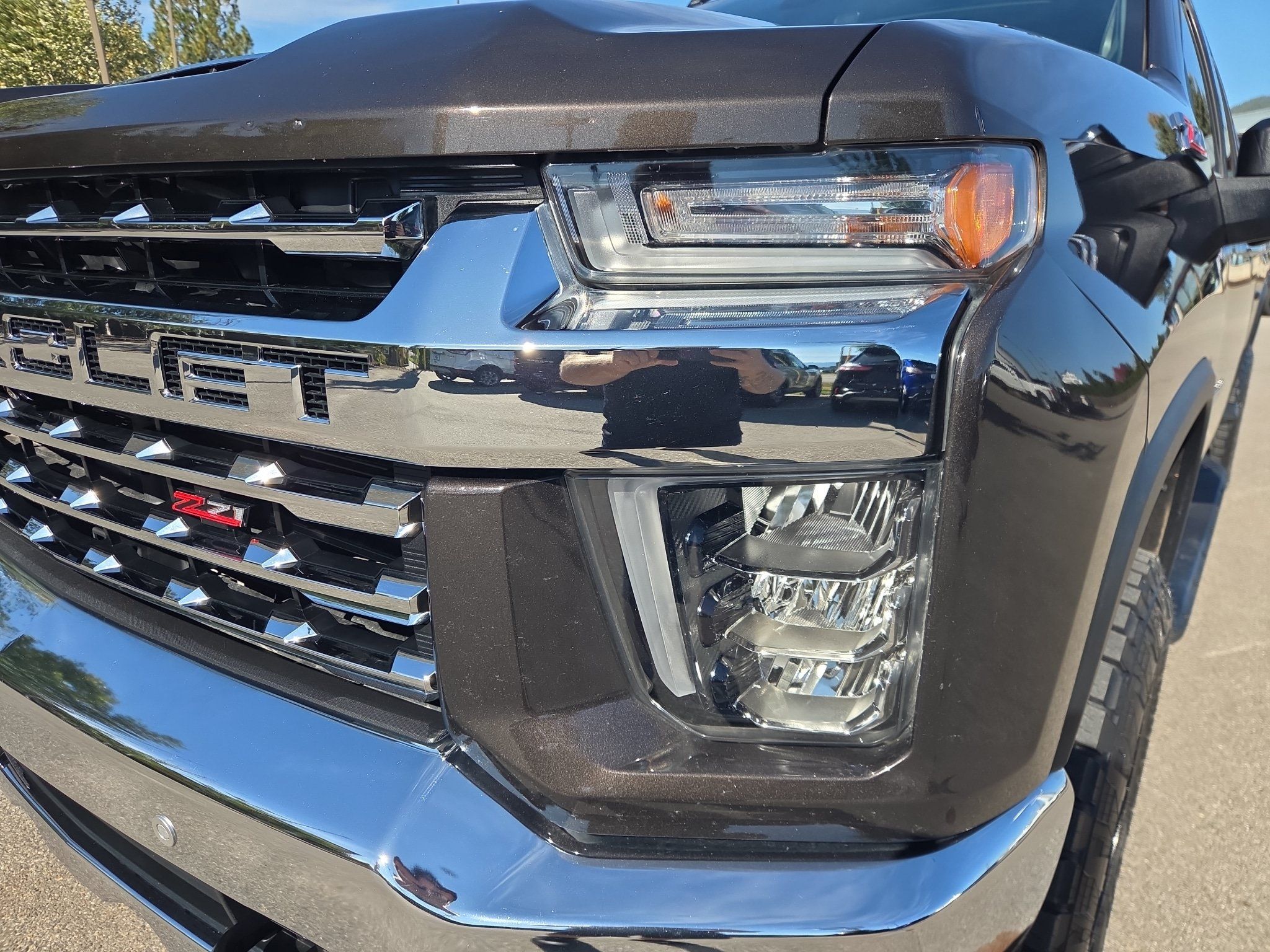 Used 2020 Chevrolet Silverado 2500 LTZ w/ LTZ Plus Package AWD/4WD image 3