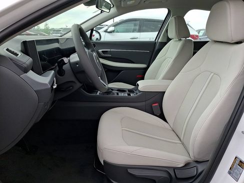 New 2025 Hyundai Sonata SE FWD image 9
