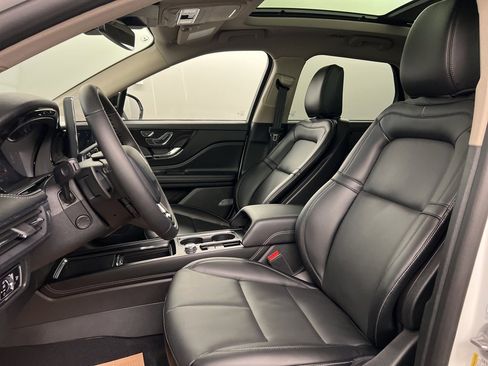 Used 2026 Lincoln Corsair Premiere image 27