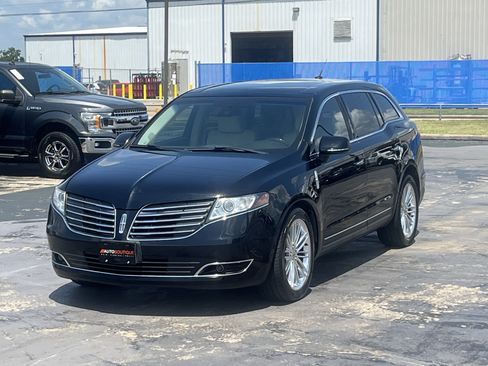 Used 2018 Lincoln MKT AWD w/ Technology Package image 3