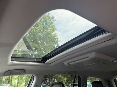 Used 2016 Honda Pilot Touring image 18