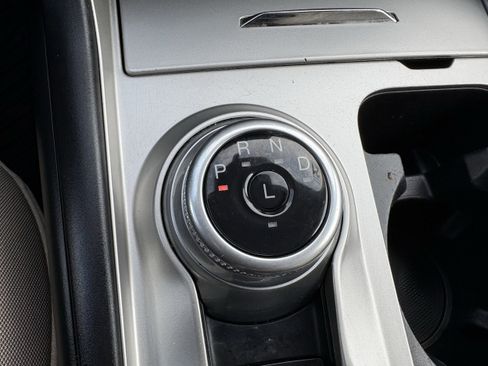 Used 2021 Ford Explorer image 18