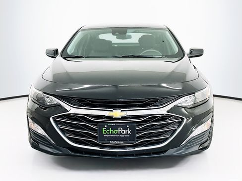 Used 2024 Chevrolet Malibu LT FWD image 2