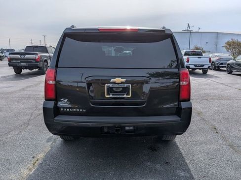 Used 2020 Chevrolet Suburban LT image 4
