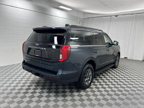 Used 2025 Ford Expedition Active AWD/4WD image 5