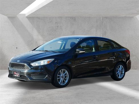 Used 2015 Ford Focus SE image 6