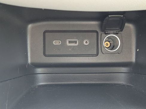 Used 2023 Chevrolet Equinox LT FWD image 32