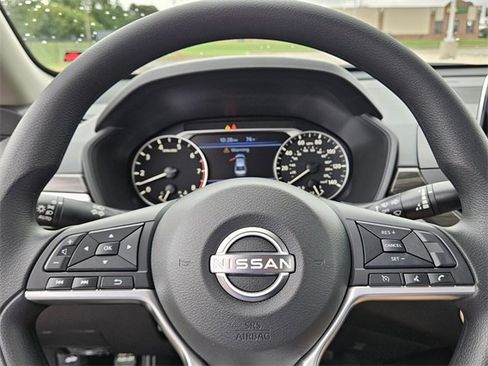 New 2025 Nissan Altima 2.5 SV image 23