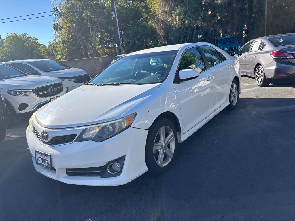 Used 2014 Toyota Camry SE FWD image 8