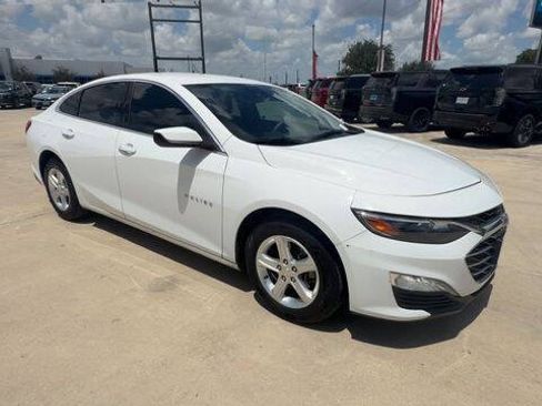 Used 2023 Chevrolet Malibu LT FWD image 2