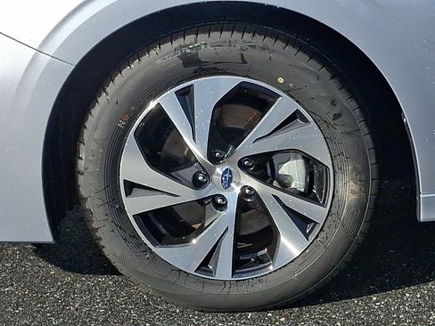 Certified 2025 Subaru Legacy Premium image 7