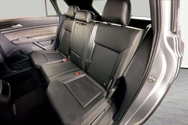 Used 2023 Volkswagen Atlas Cross Sport SE FWD image 18
