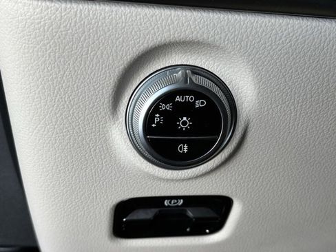 Certified 2025 Mercedes-Benz C 300 Sedan image 19