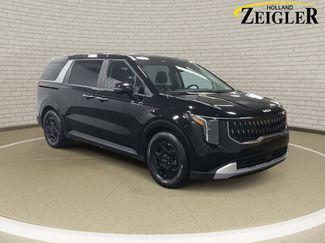 New 2026 Kia Carnival LXS video 3