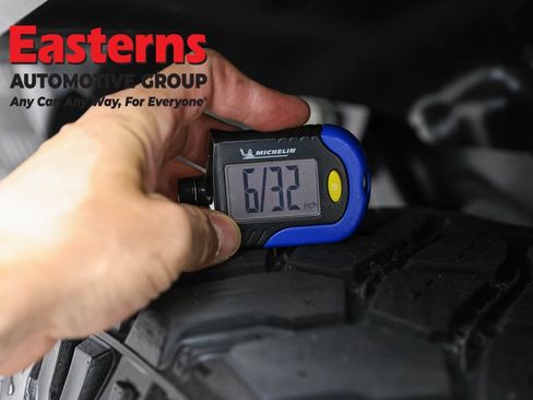 Used 2023 Jeep Wrangler Unlimited w/ Sun & Screen Package AWD/4WD image 26