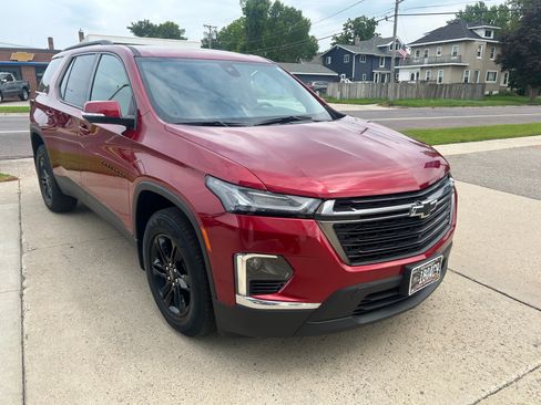 Used 2023 Chevrolet Traverse LT w/ Midnight/Sport Edition AWD/4WD image 4