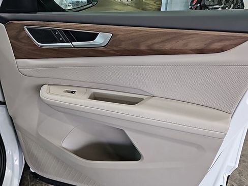 New 2026 Volkswagen Atlas SE FWD image 11