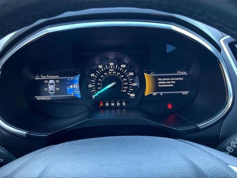 Used 2018 Ford Edge Titanium image 20