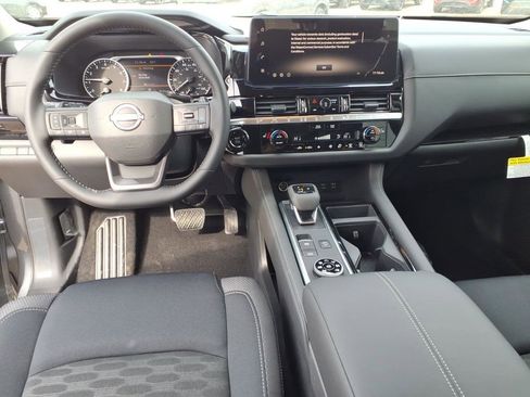 New 2026 Nissan Pathfinder SV image 9