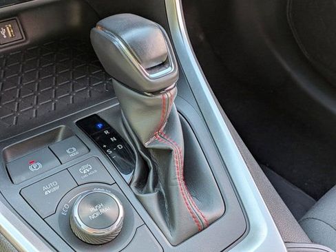 Used 2023 Toyota RAV4 SE w/ Weather & Moonroof Package AWD/4WD image 21