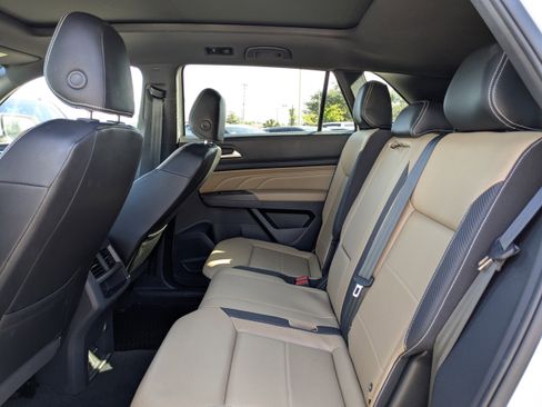 Used 2021 Volkswagen Atlas Cross Sport SE image 14