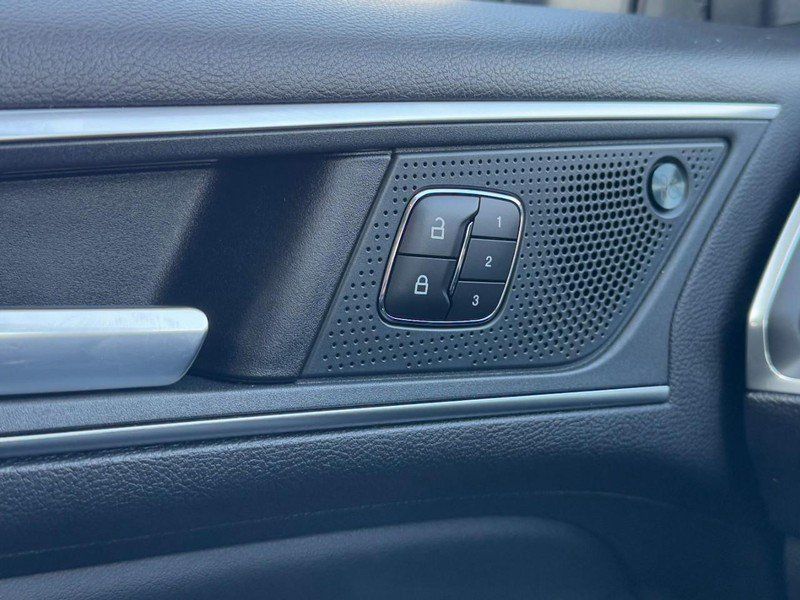 Used 2024 Ford Edge Titanium AWD/4WD image 16