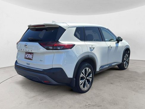 Used 2021 Nissan Rogue SV image 5