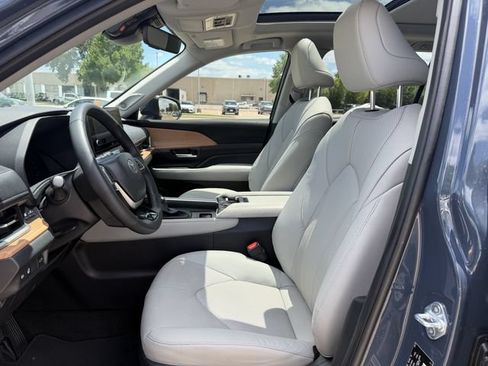 Certified 2025 Toyota Grand Highlander FWD image 27