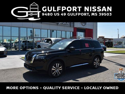 Used 2025 Nissan Pathfinder Platinum FWD image 1