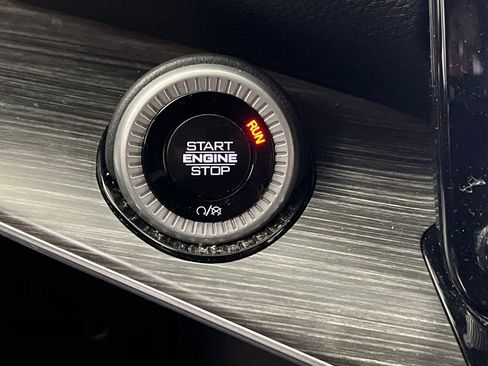 Used 2024 Jeep Wagoneer L Series II w/ Flexible Seating Group image 57