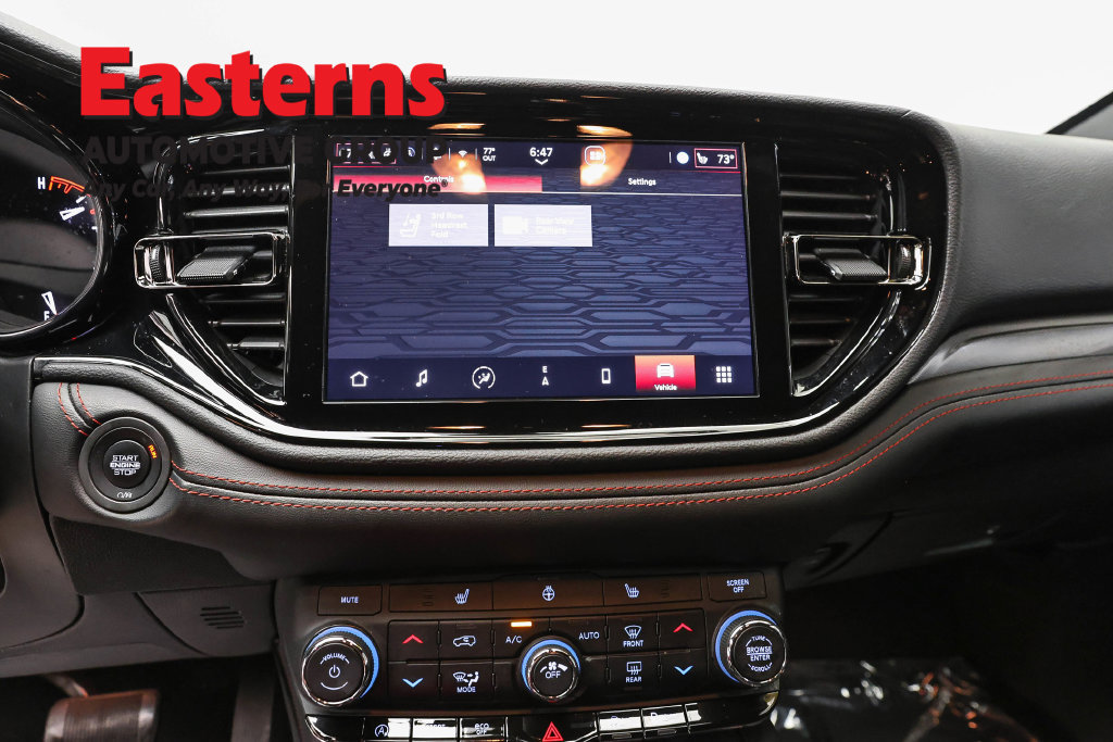 Used 2025 Dodge Durango GT RWD image 14