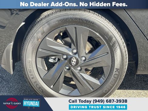Certified 2023 Hyundai Elantra SEL image 11