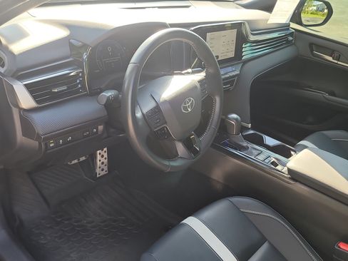 Used 2025 Toyota Camry SE FWD image 18