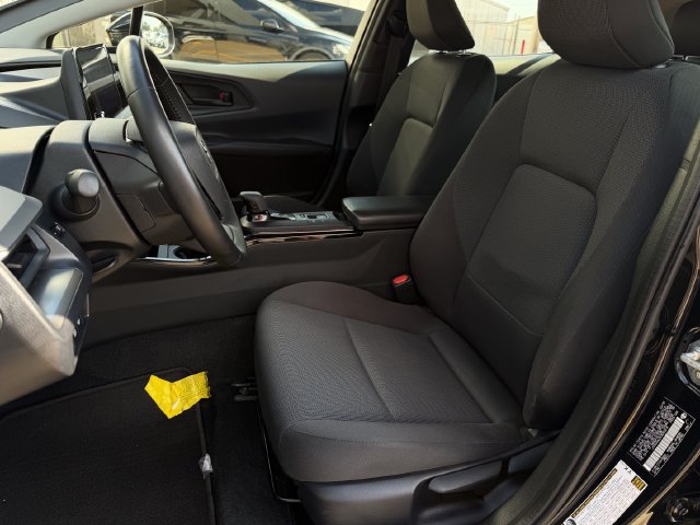 Used 2025 Toyota Prius LE FWD image 24
